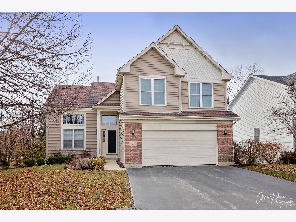 Homes & Townhomes & Condos Rented Wicklow Village Lake Zurich Illinois, 1011 Peters