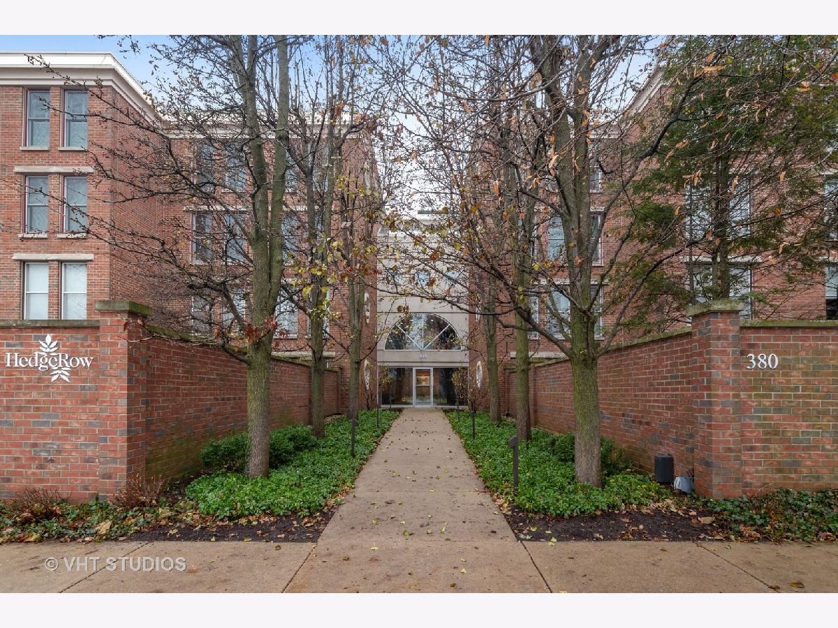 Condominiums Sold Hedge Row Winnetka Illinois, 380 Green Bay