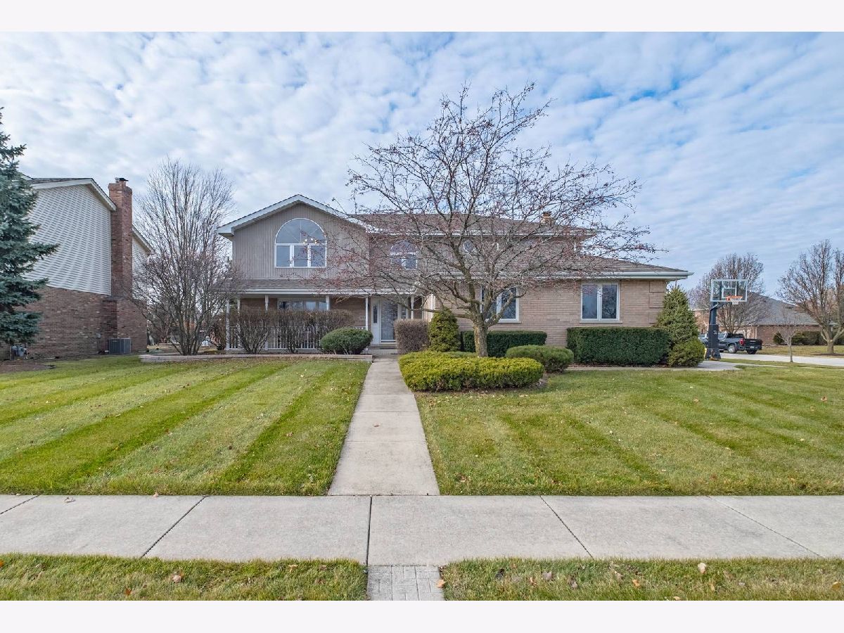 Homes Sold Woodbine Homer Glen Illinois, 14842 Greenbrier