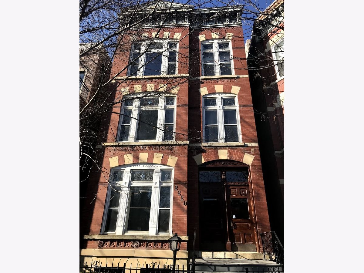 Townhomes & Condos & Homes Rented Sheffields Chicago Illinois, 2220 Halsted