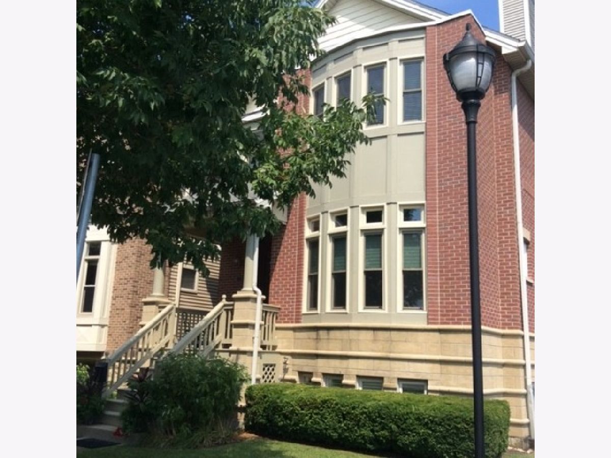 Homes & Condos & Townhomes Sold Bradley Place Chicago Illinois, 2432 Bradley