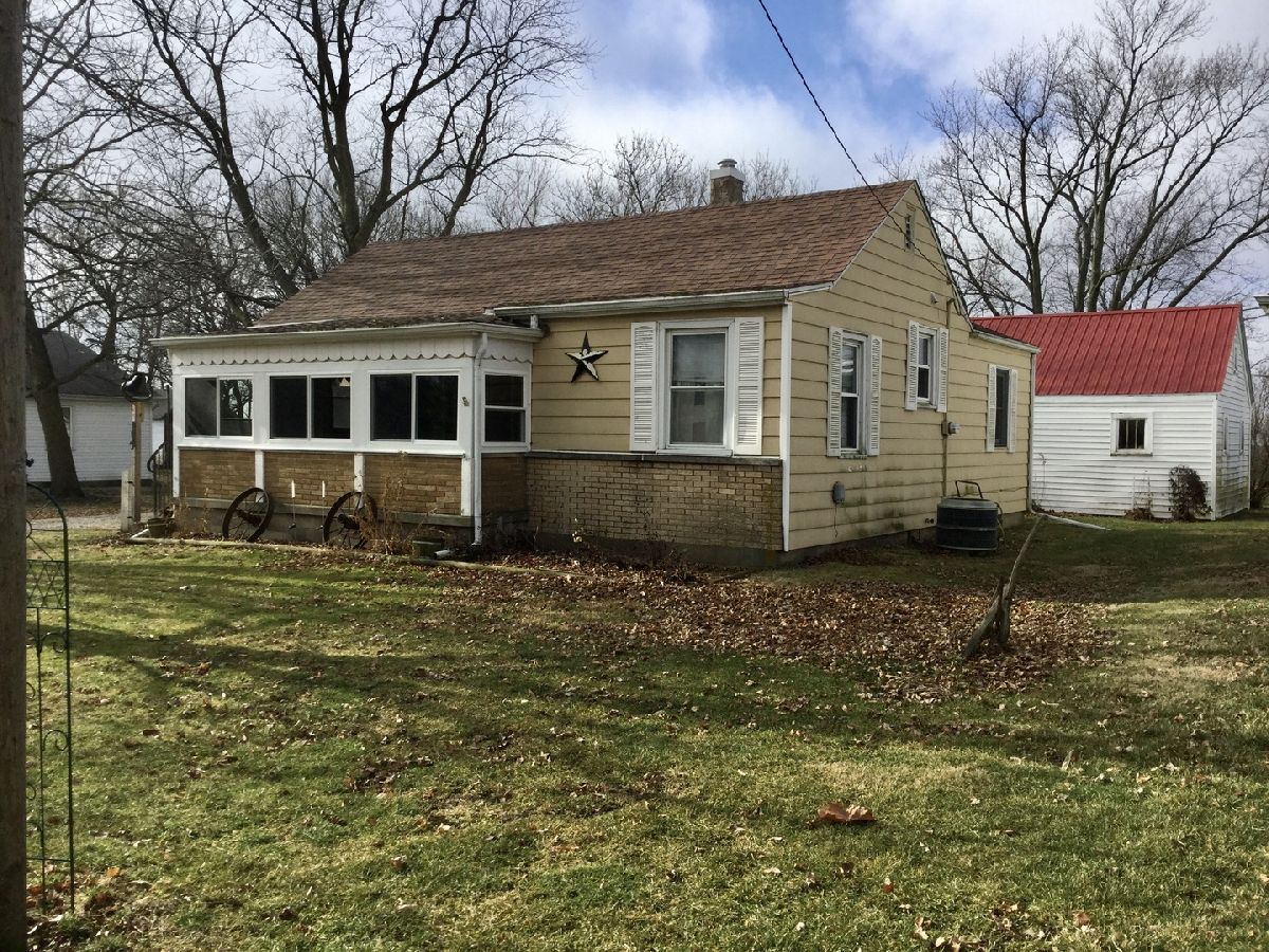  Sold Bellflower Illinois, 304 Prairie