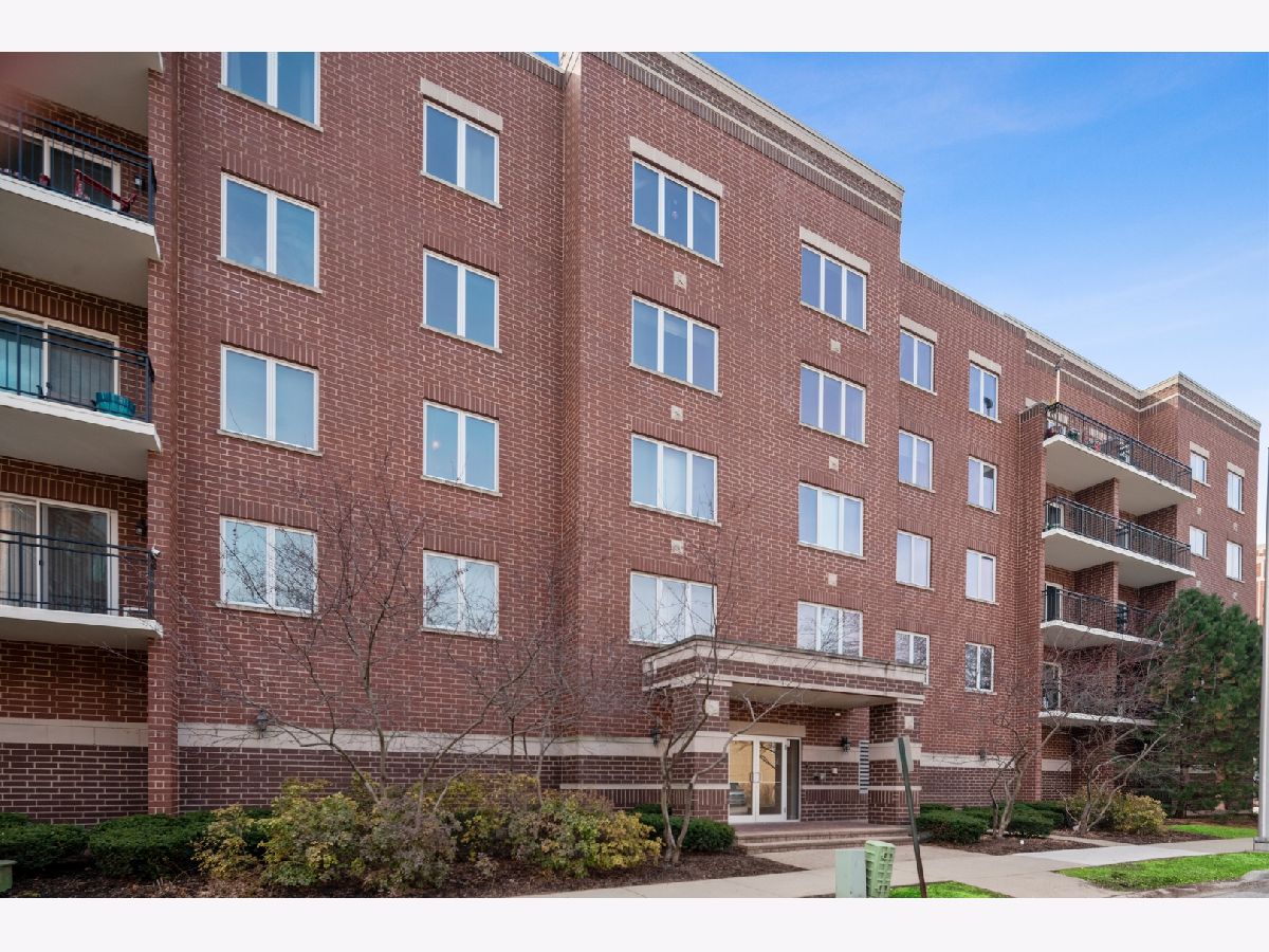 Condominiums Rented River Mill Des Plaines Illinois, 1675 Mill