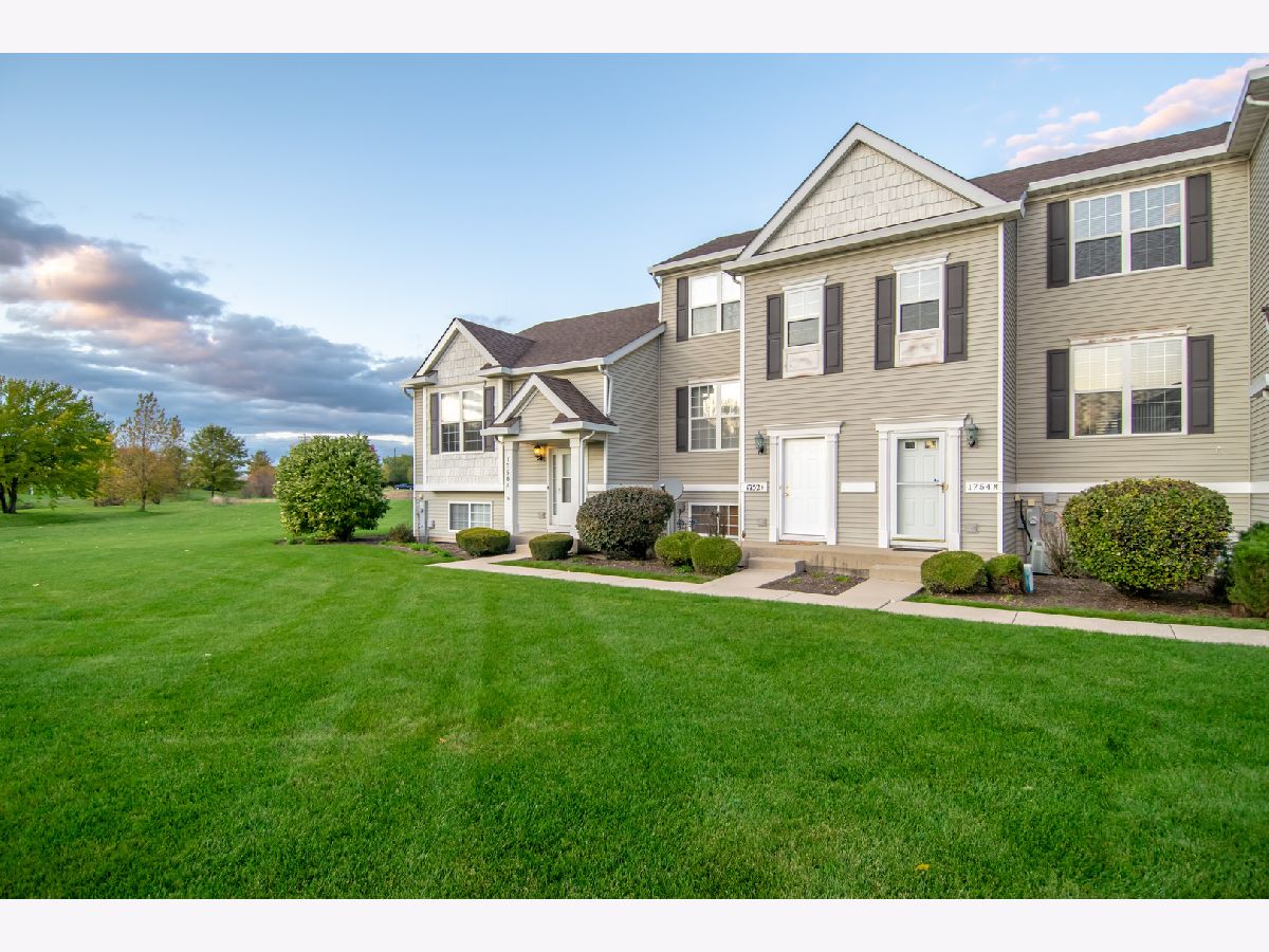 Homes & Townhomes & Condos Rented Kipling Estates Shorewood Illinois, 1754 Fieldstone