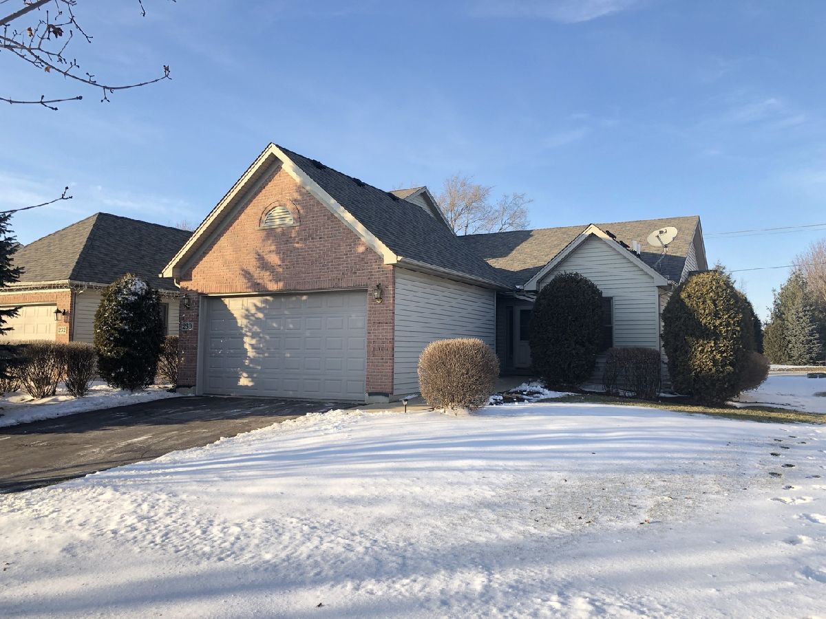 Homes & Condos & Townhomes Rented Hampshire Meadows Hampshire Illinois, 230 Red Hawk