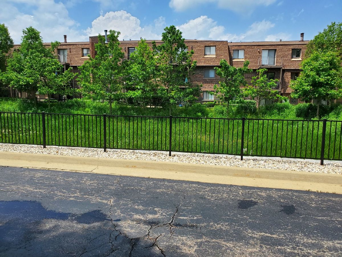 Condominiums Sold Hidden Valley Lombard Illinois, 1404 Fairfield