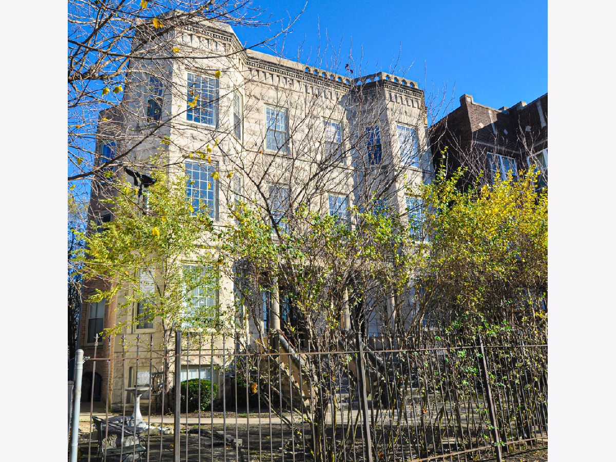 Condominiums & Homes Sold South Campus Chicago Illinois, 6433 Kenwood