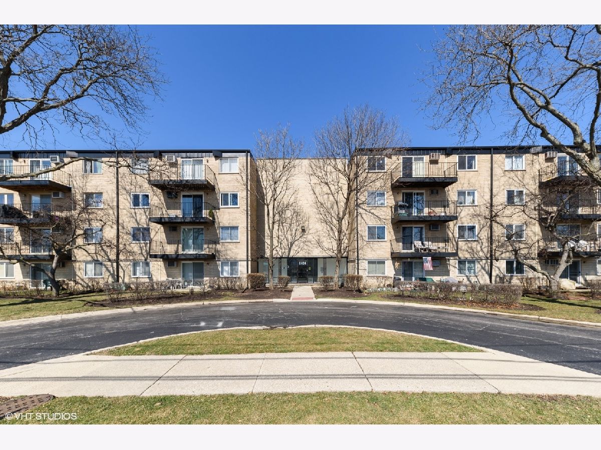 Condominiums Rented Brandenberry Park Arlington Heights Illinois, 2424 Oakton