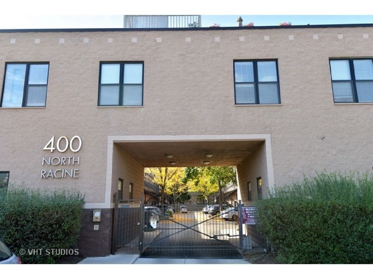 Condos & Townhomes Rented Village Lofts Chicago Illinois, 400 Racine