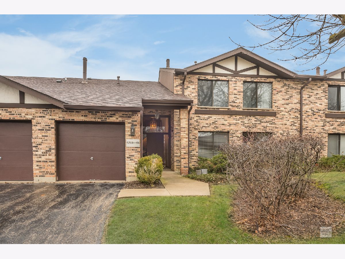 Condominiums Sold Oaks Of Green Trail Lisle Illinois, 6266 Trinity