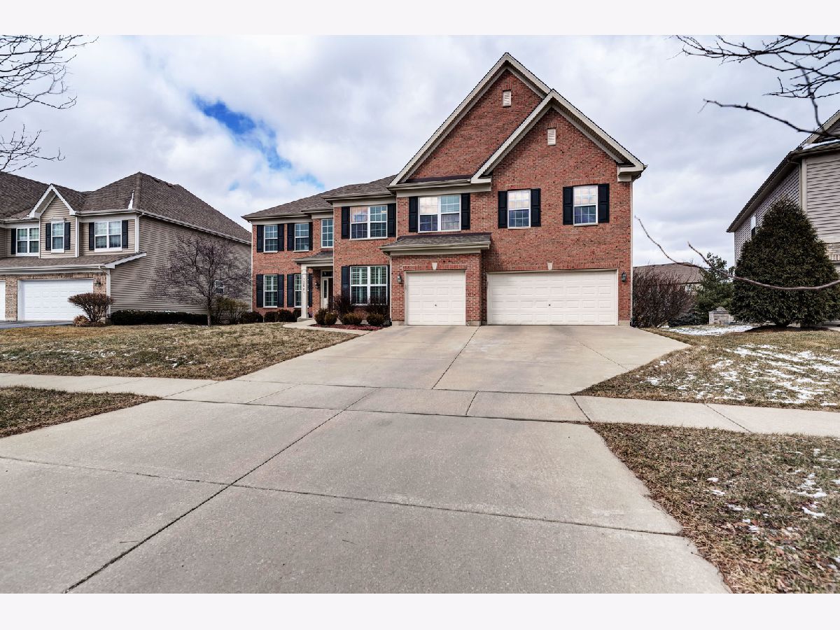 Homes Rented River Hills Bolingbrook Illinois, 2368 River Hills
