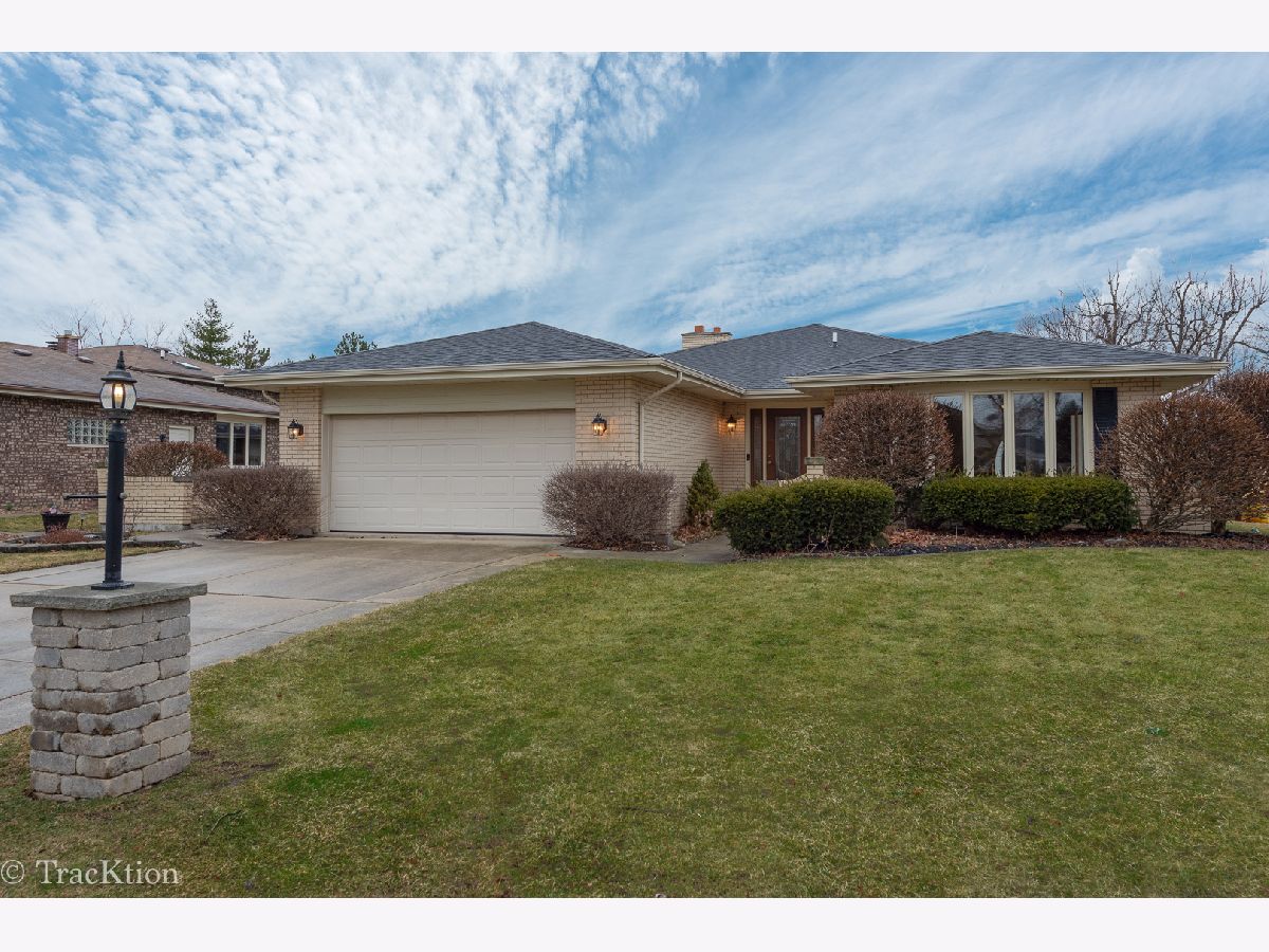 Homes Sold Farmingdale Heights Darien Illinois, 822 Columbia