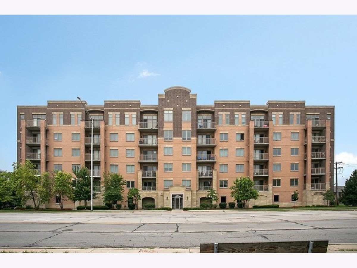 Condominiums & Homes Sold Wolf Ridge Northlake Illinois, 77 Wolf