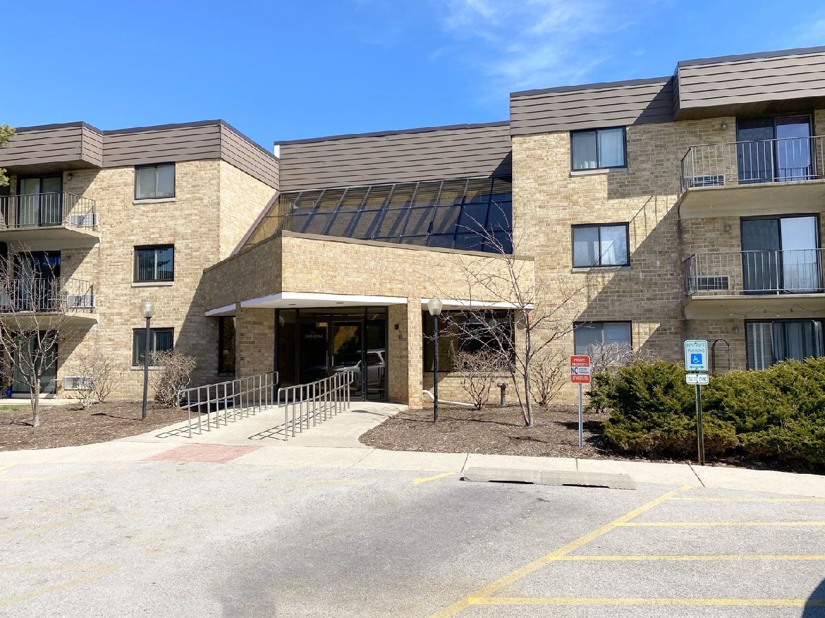 Condominiums Rented Saratoga Rolling Meadows Illinois, 5600 Astor