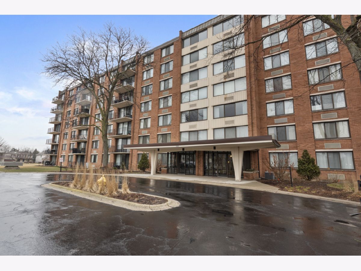 Condominiums Sold St Regis Lombard Illinois, 2000 Saint Regis