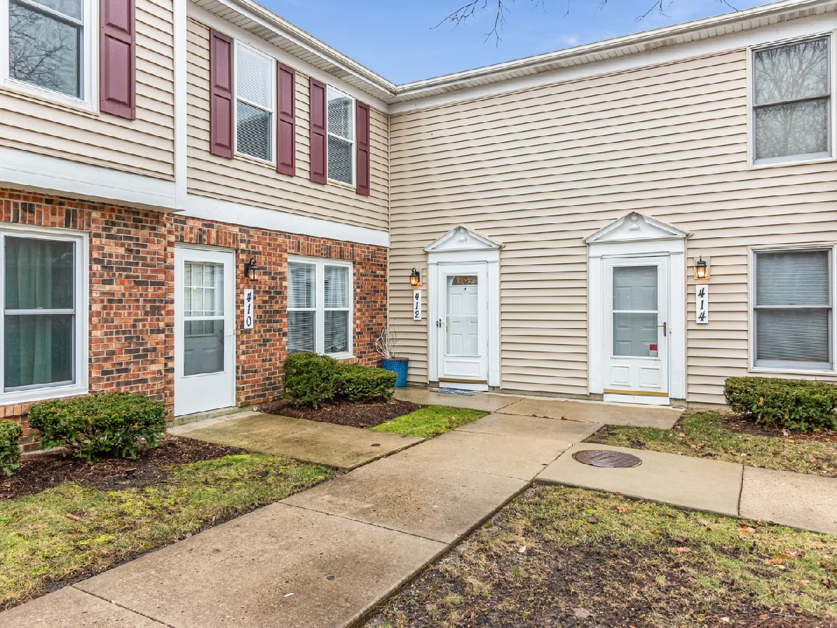 Townhomes & Condos Sold Kensington Court Naperville Illinois, 412 Kensington