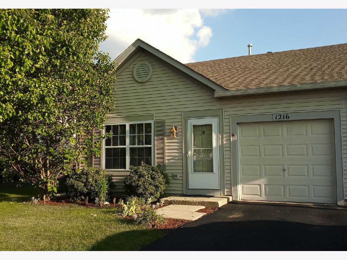 Homes & Townhomes Rented Lakewood Trails Minooka Illinois, 1216 Burns