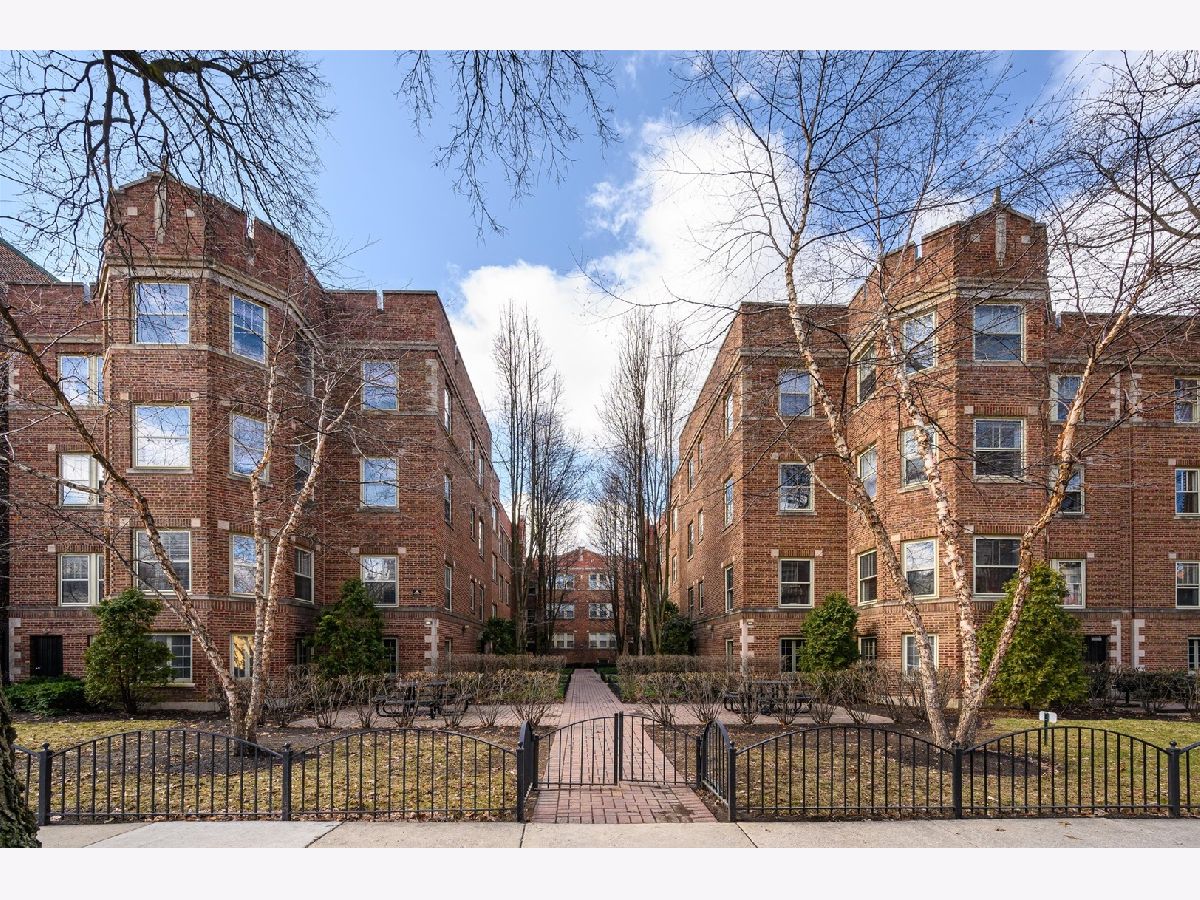Condominiums Sold Avenue Square Oak Park Illinois, 225 Oak Park