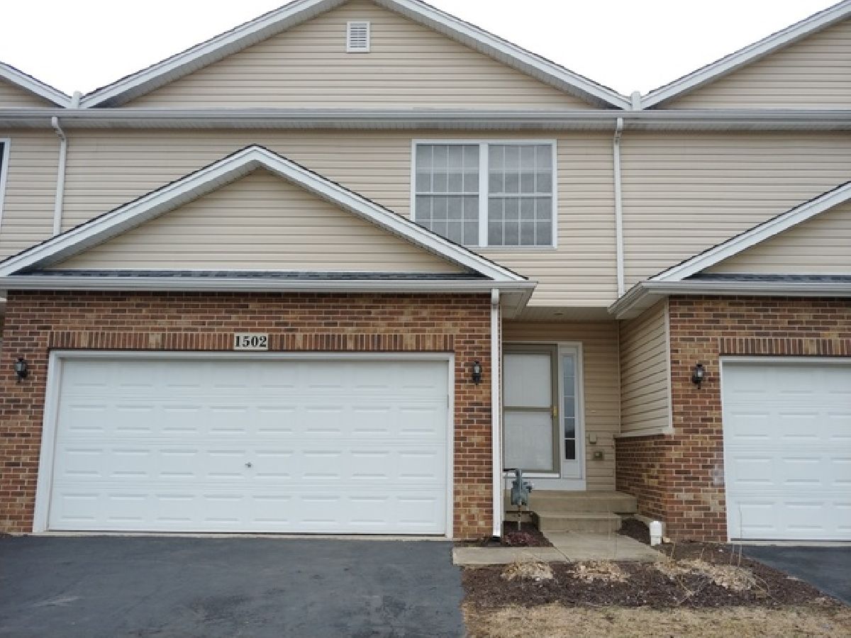 Townhomes & Condos Sold Hidden Valley Woodstock Illinois, 1502 Scarlett
