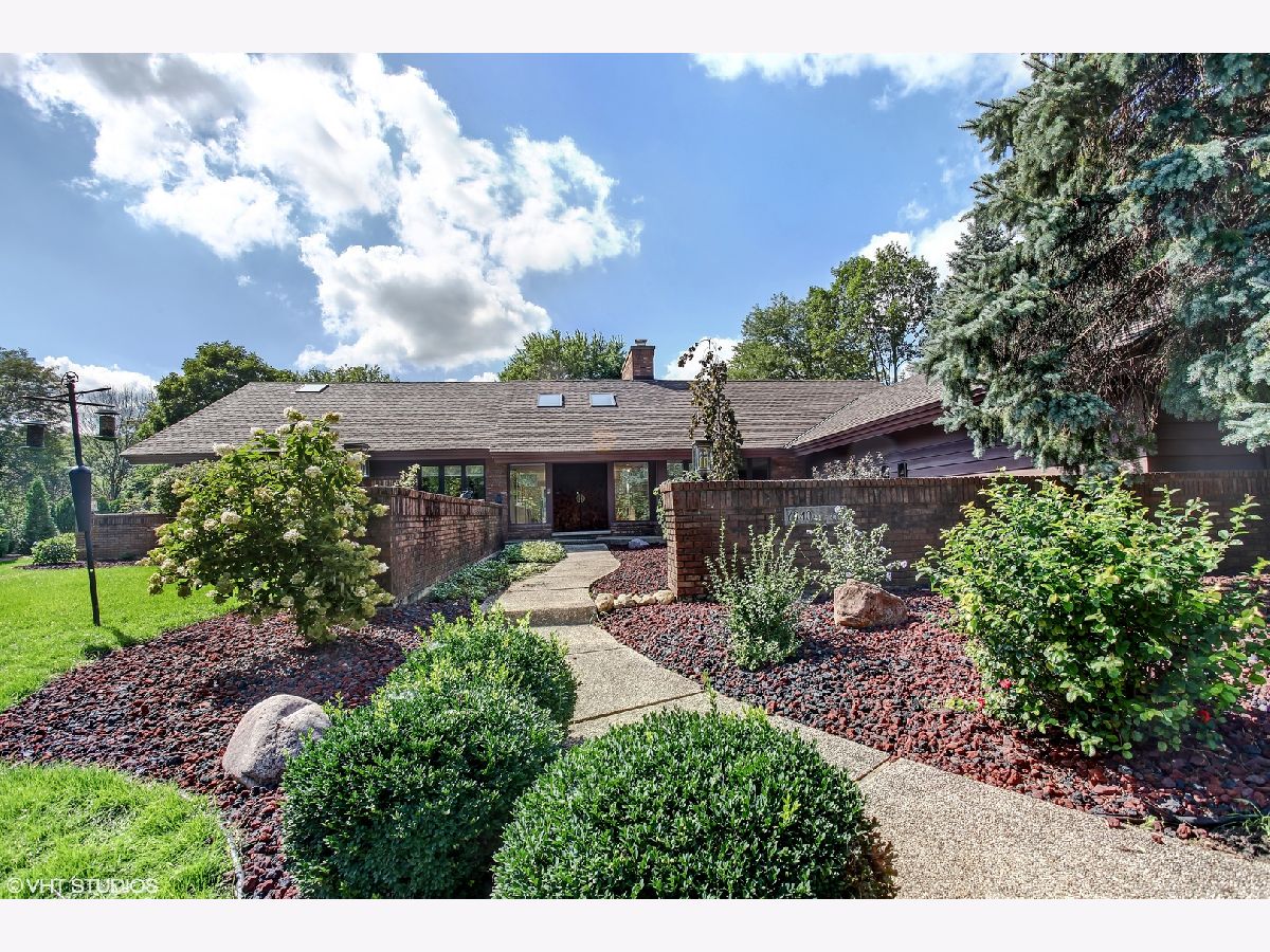  Rented Burr Ridge Illinois, 7940 Wolf