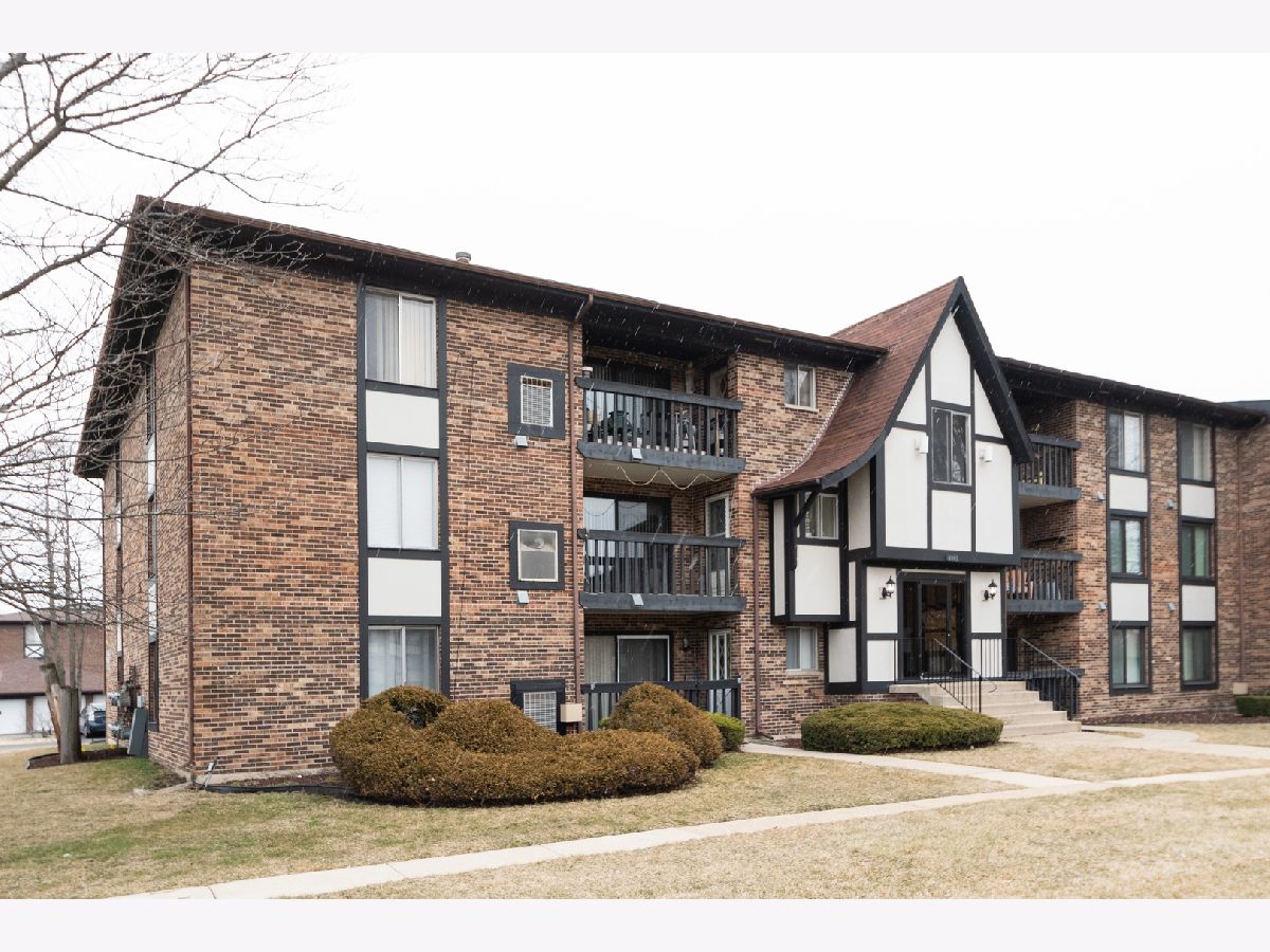 Condominiums Sold Regal South Crestwood Illinois, 13645 Lamon