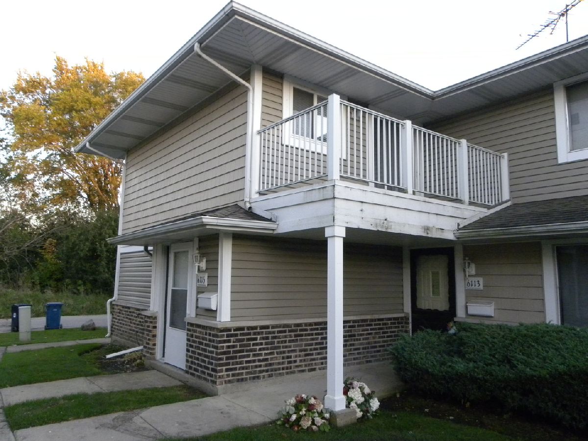 Townhomes & Condos Rented Fremont Junction Hanover Park Illinois, 6115 Kit Carson