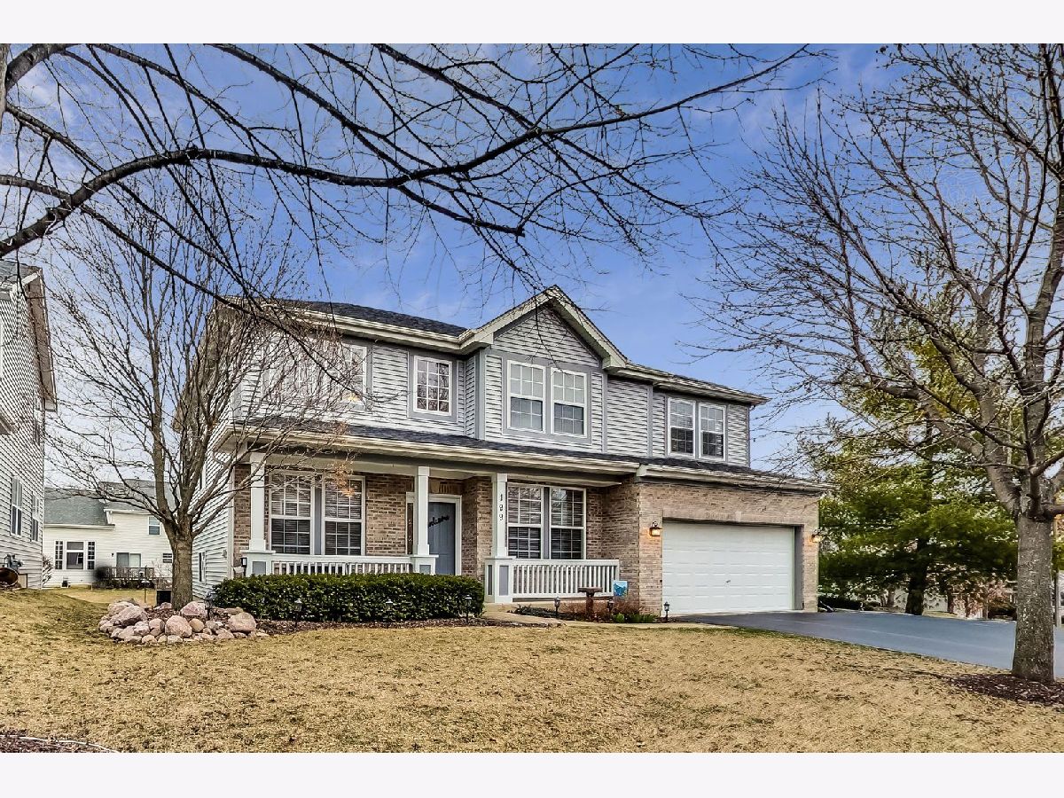 Homes Sold Sedgewood Cove Lindenhurst Illinois, 199 Crooked Lake