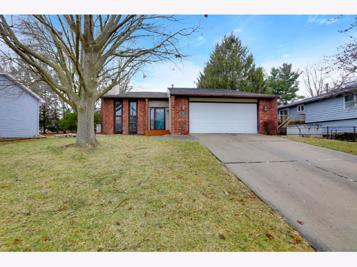 Homes Sold Den 2 North Normal Illinois, 1311 Heritage Rd East