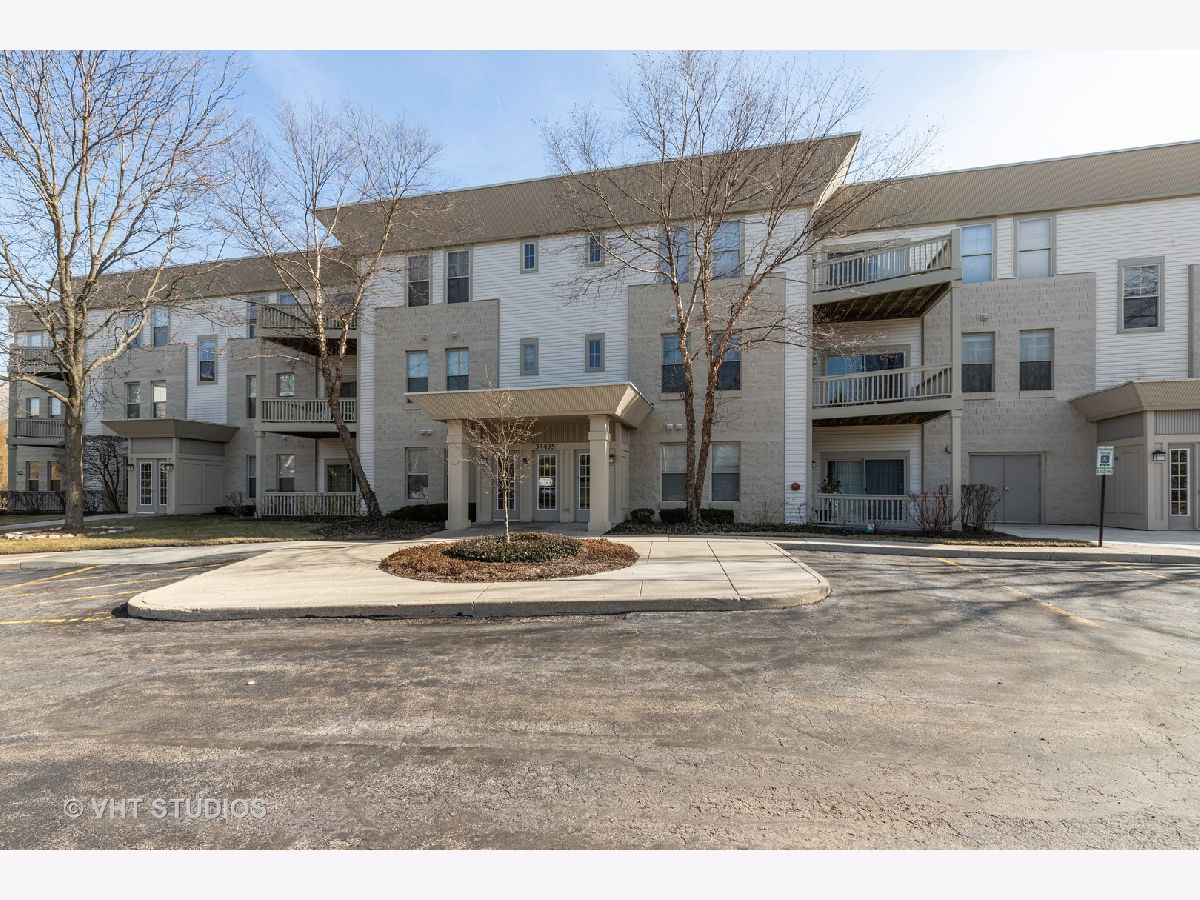 Condominiums Sold Delaware Place Gurnee Illinois, 34435 Old Walnut