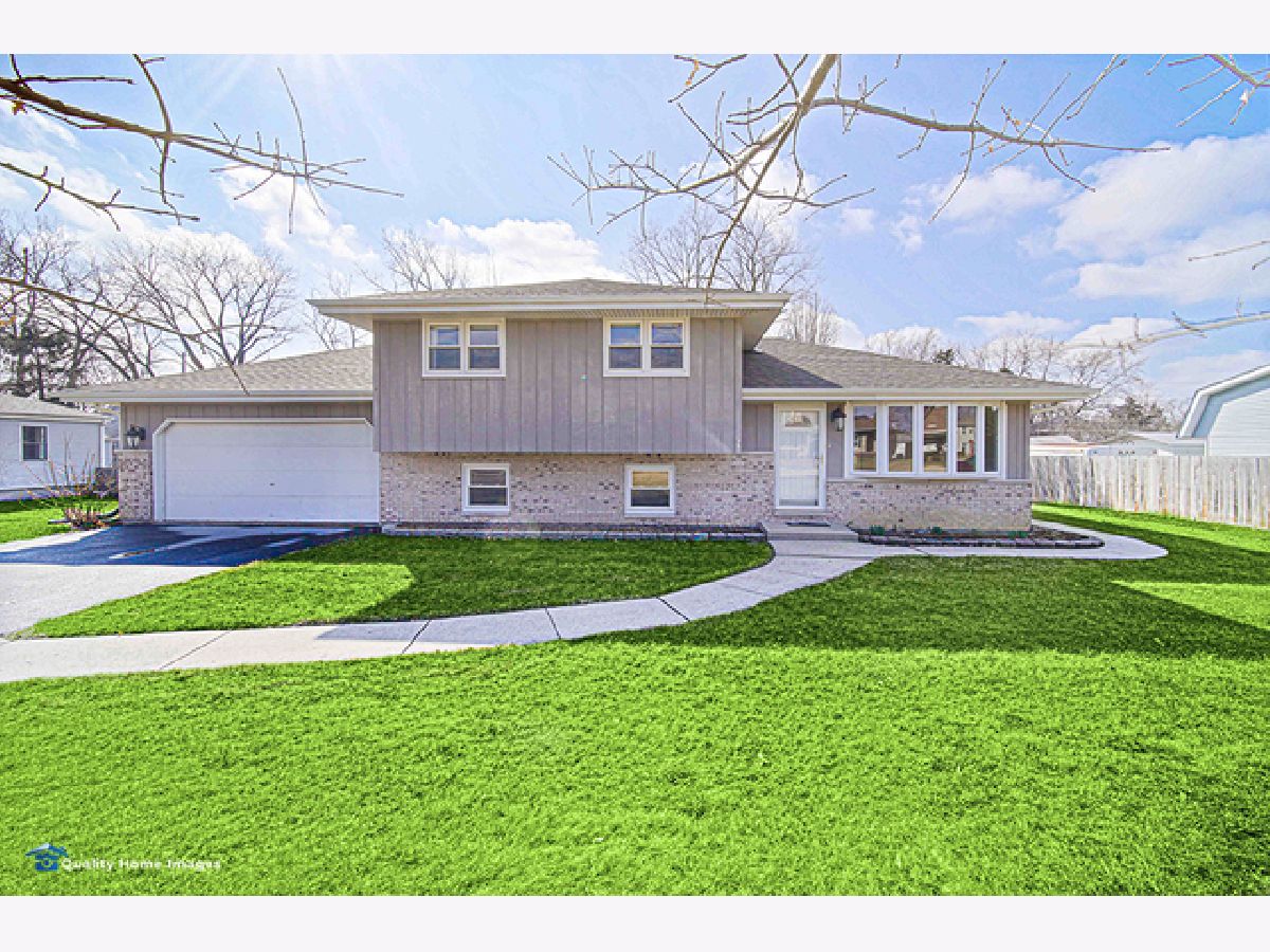 Homes Sold Gary Avenue Gardens Carol Stream Illinois, 1N224 Papworth