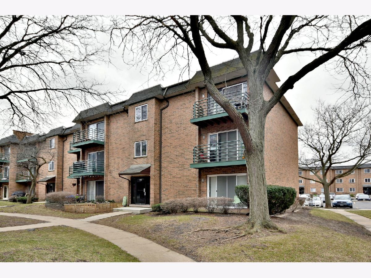 Condominiums Sold Hidden Ponds Schaumburg Illinois, 916 Casey
