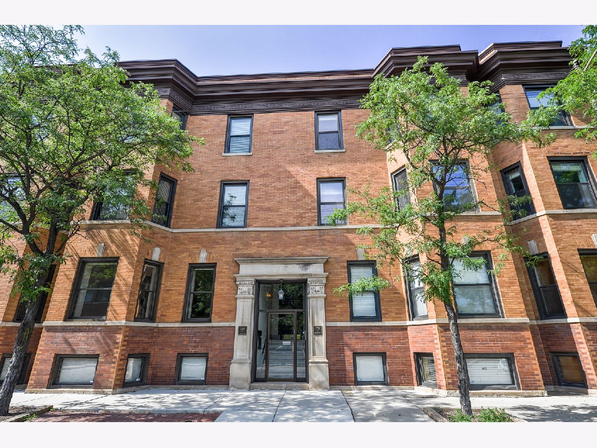 Condominiums & Homes Rented Kensington Chicago Illinois, 1052 Armitage