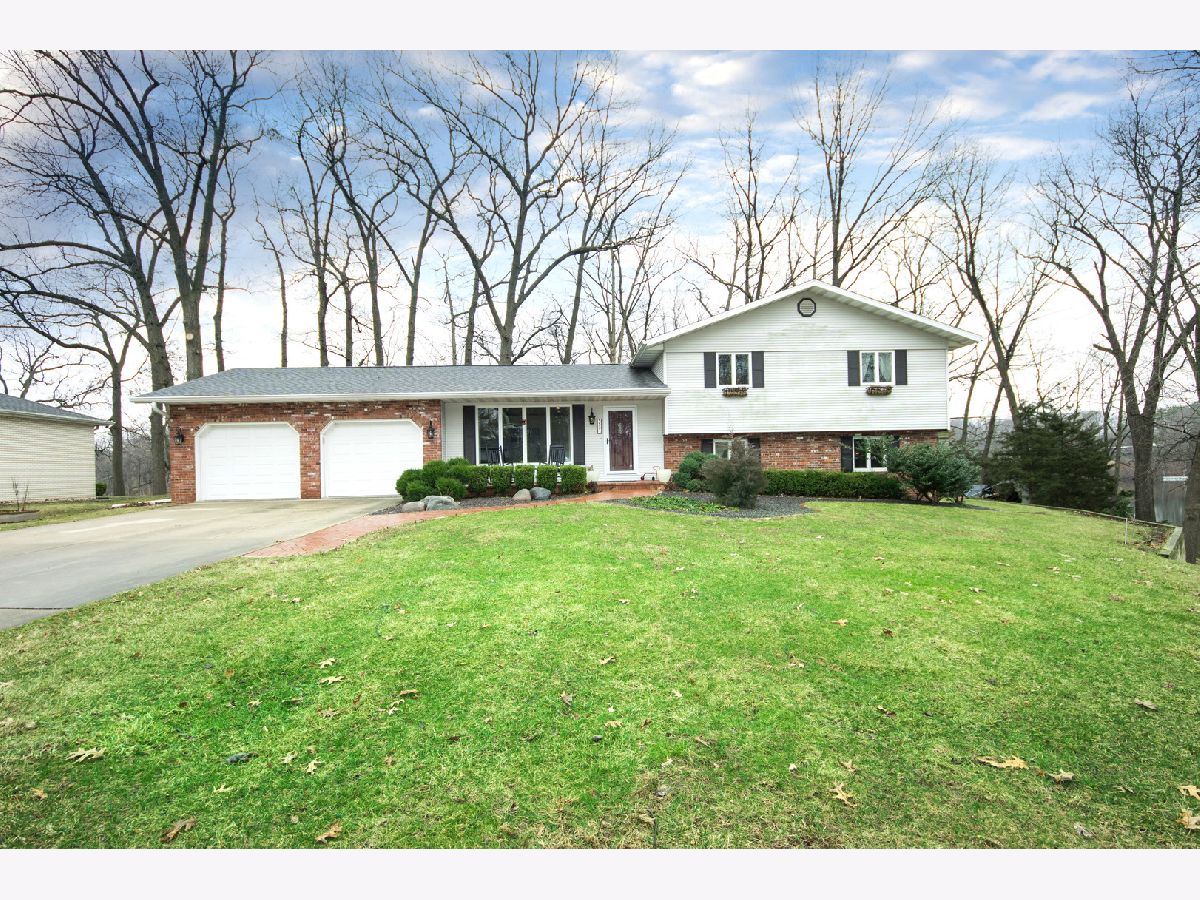  Sold Groveland Illinois, 332 Northern Oaks