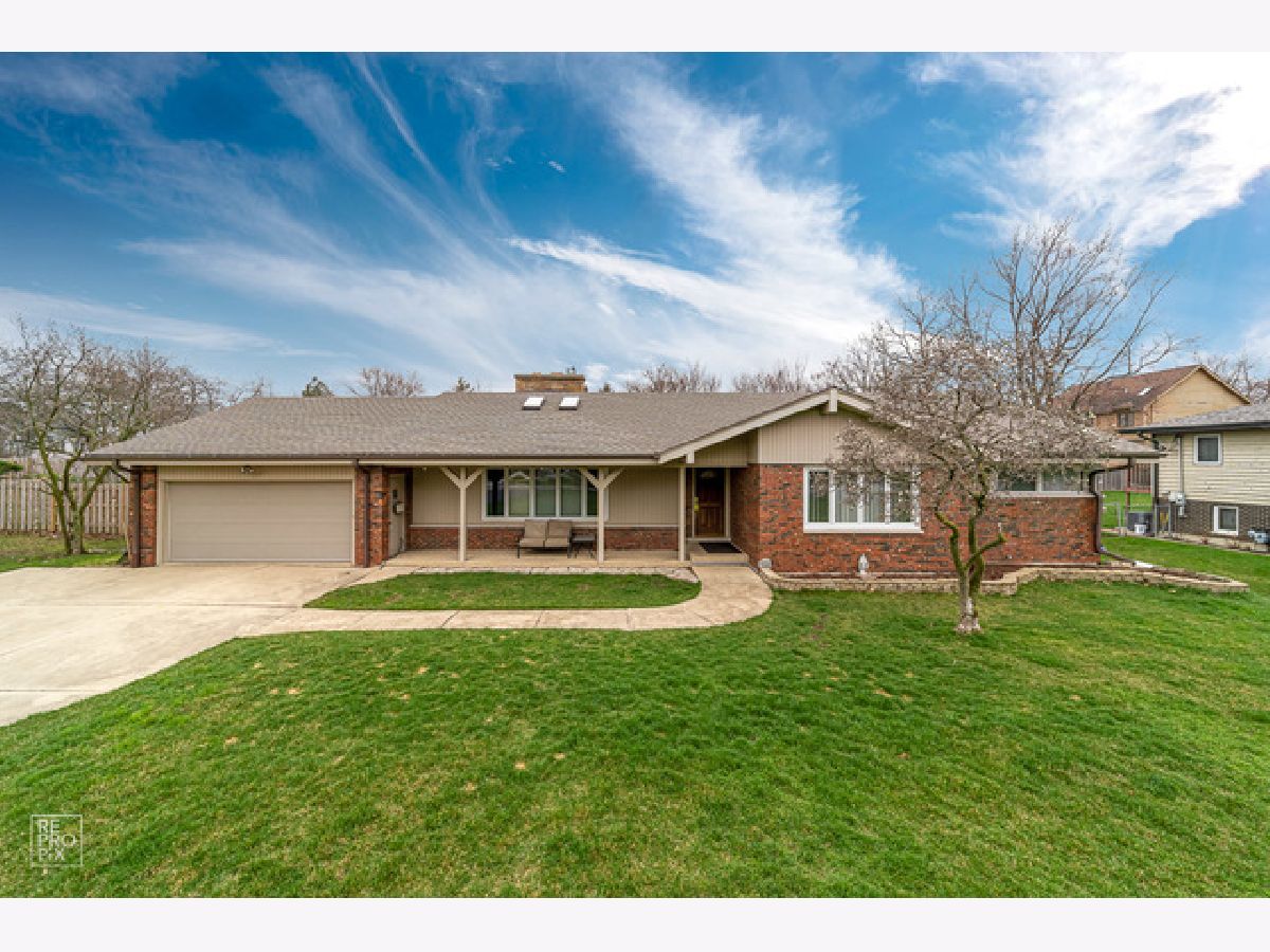 Homes Sold Spring Valley Medinah Illinois, 6N080 Acacia
