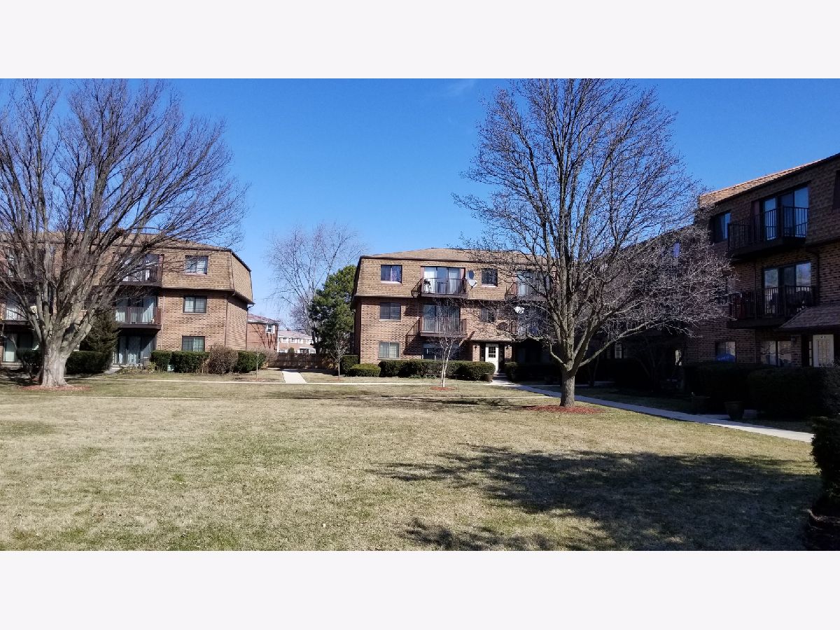 Condominiums Sold Kensington Commons Mount Prospect Illinois, 406 Kensington