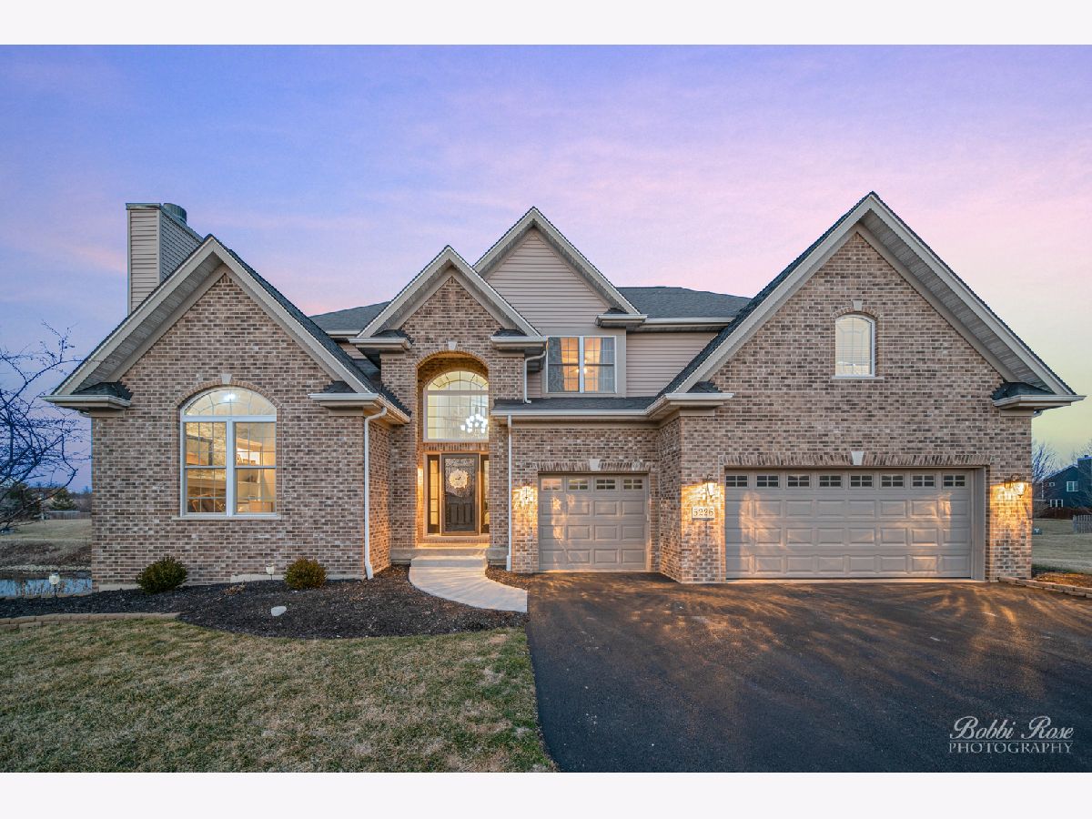 Homes Sold Greenshire Lake In The Hills Illinois, 5226 Greenshire