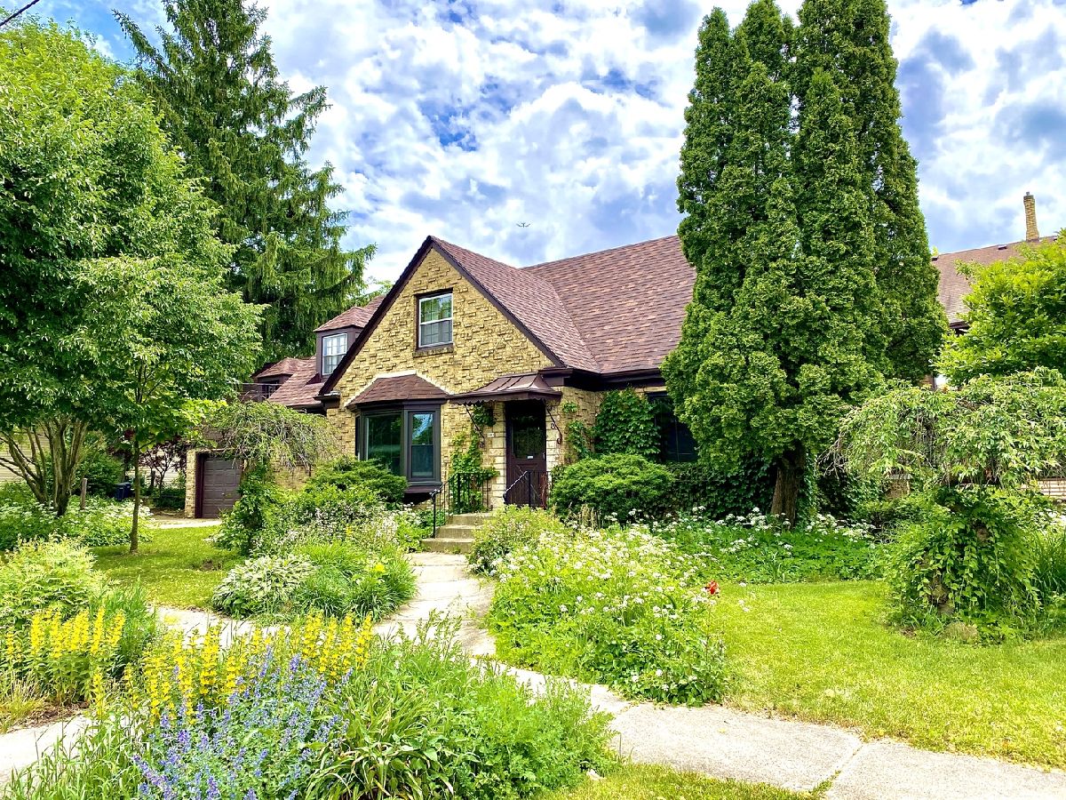 Homes Sold Gold Coast Elgin Illinois, 303 Slade