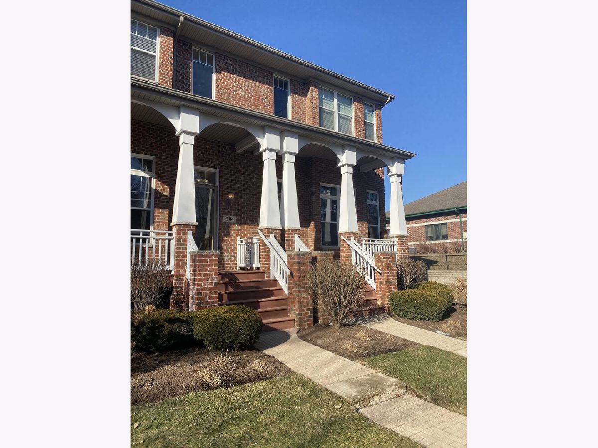 Townhomes & Homes Rented River Bend Lisle Illinois, 6116 Ironwood