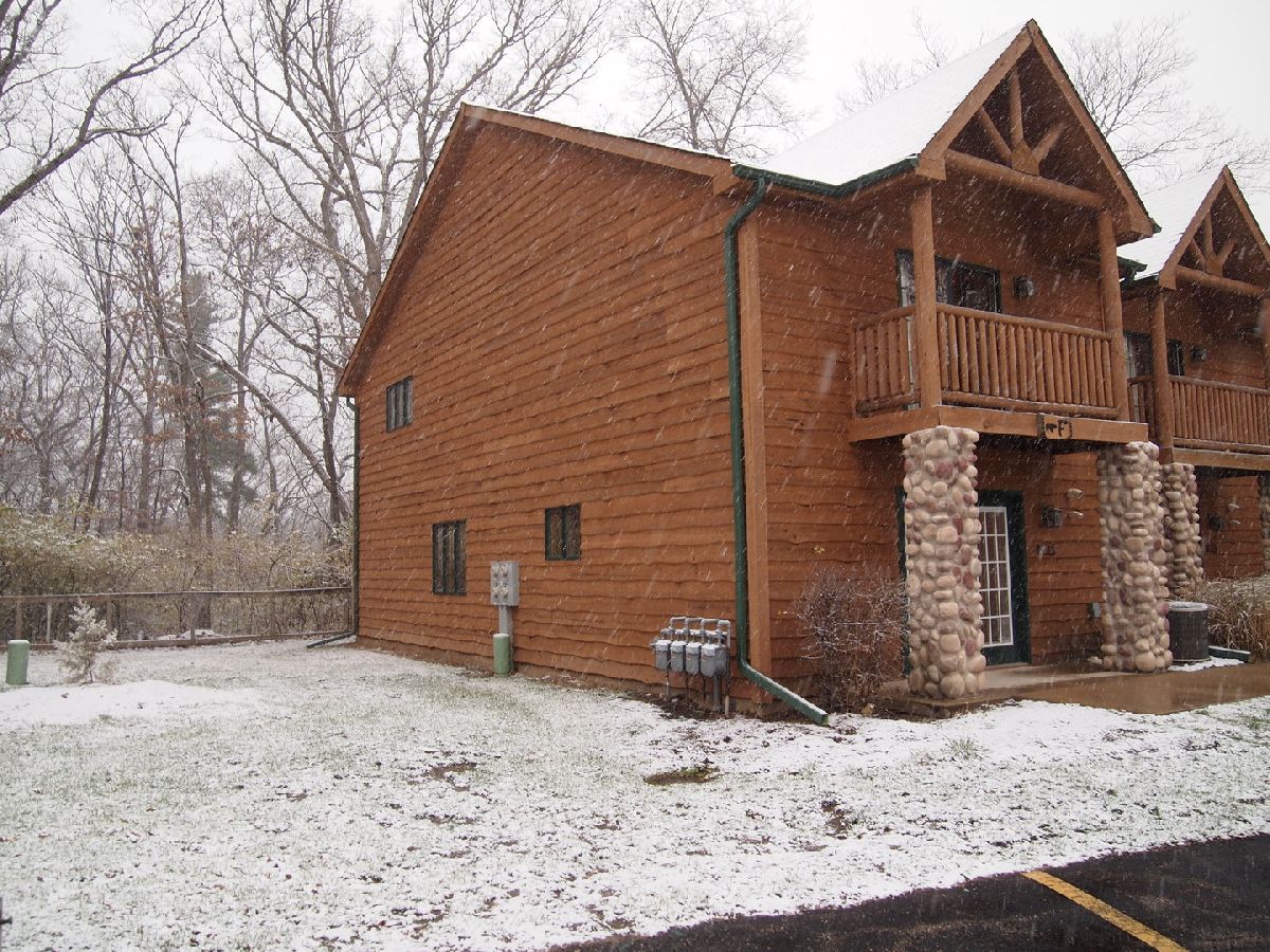 Townhomes Rented Grand Bear Utica Illinois, 2643 Illinois Rt. 178