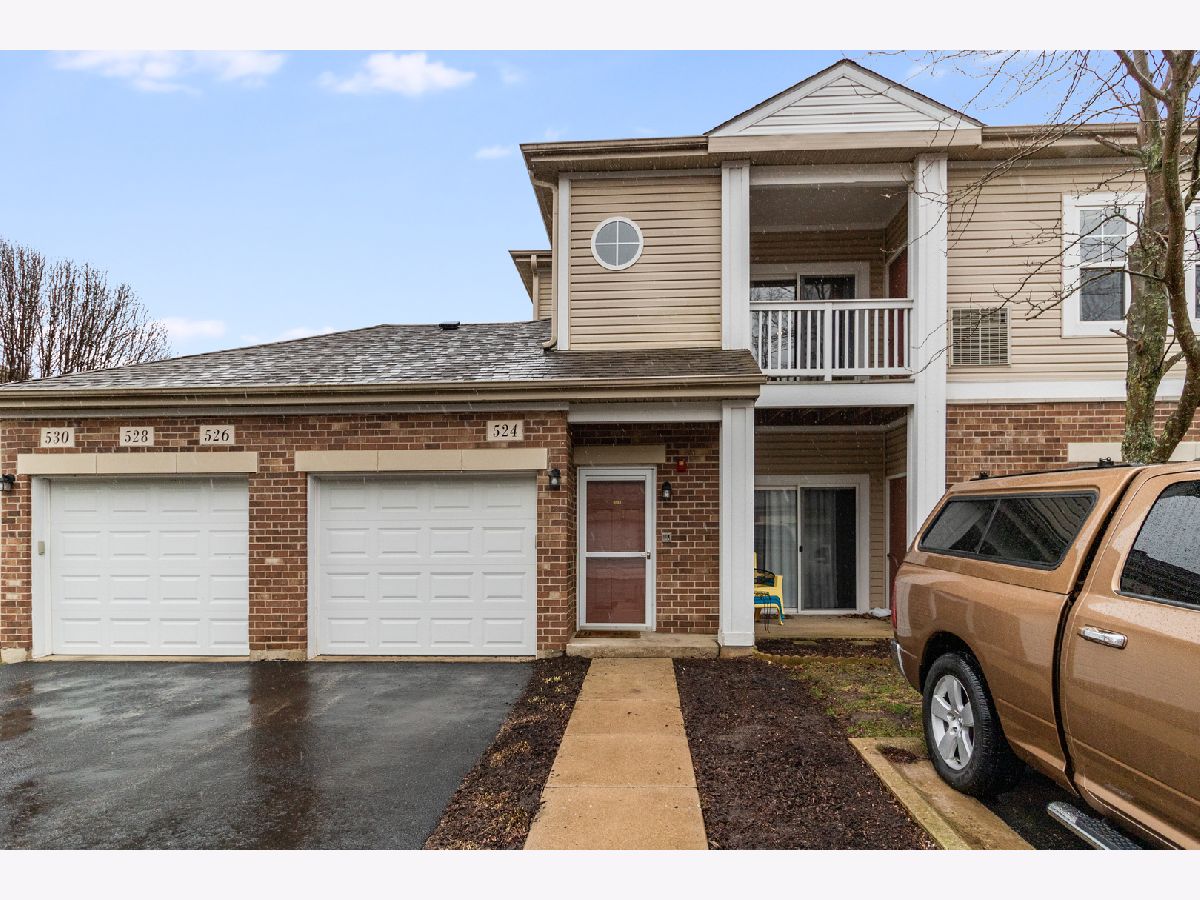 Pine Ridge Club Oswego IL, Condos & Townhomes For Sale & For Rent