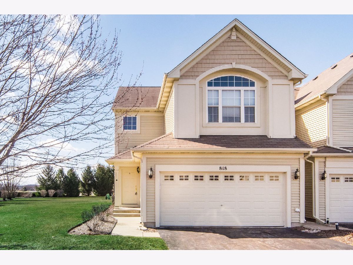 Homes & Townhomes Rented North Grove Crossings Sycamore Illinois, 818 Amherst