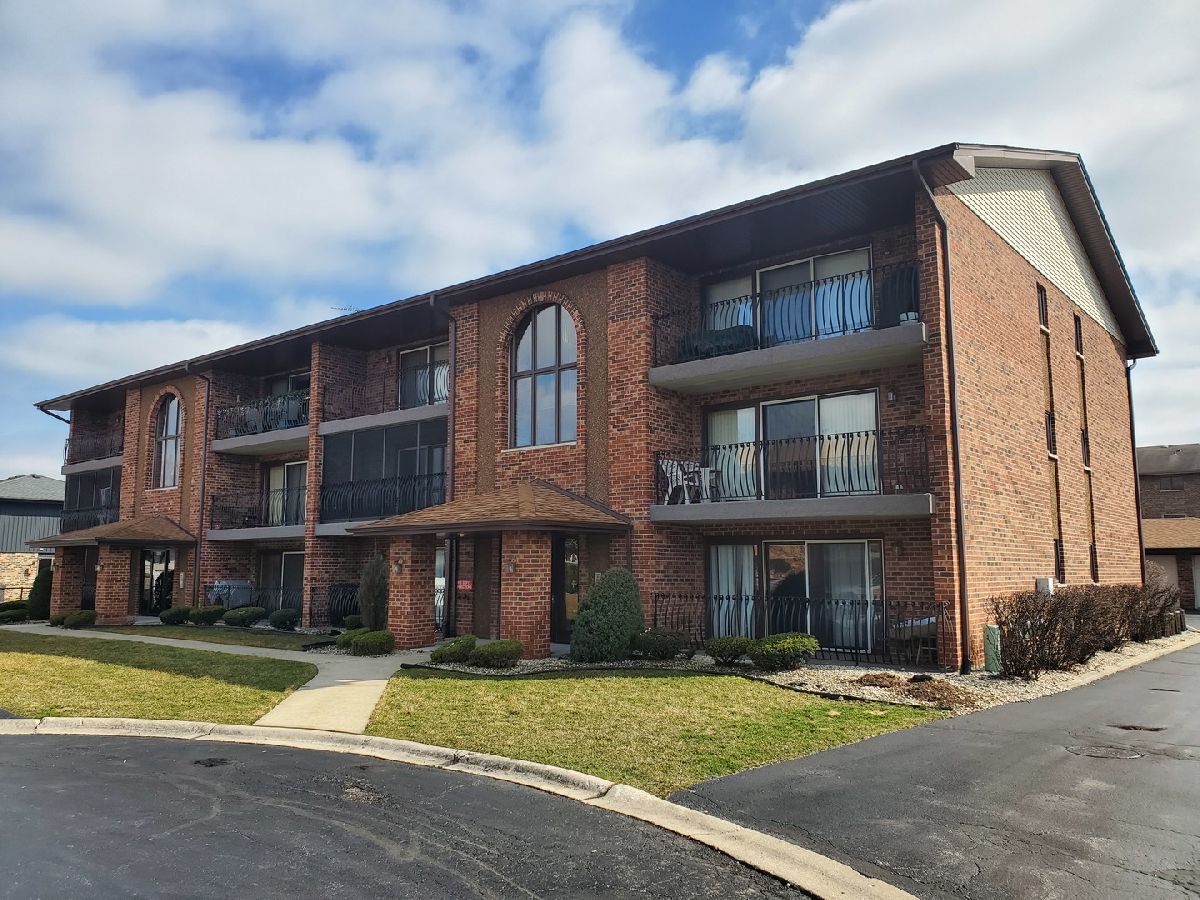Condominiums Sold Heritage Creek Palos Hills Illinois, 8207 Millstone