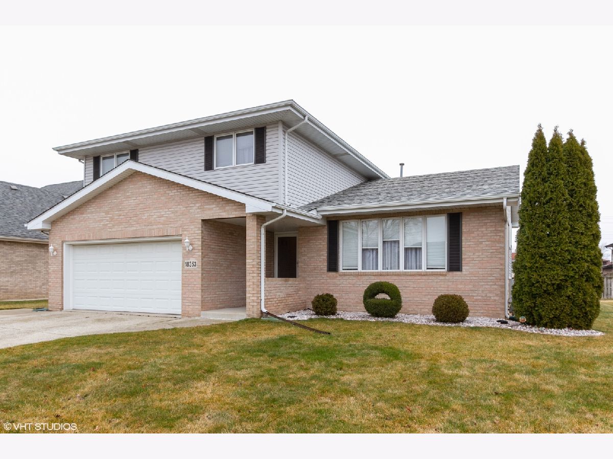 Homes Sold Country Acres Lansing Illinois, 18353 Country