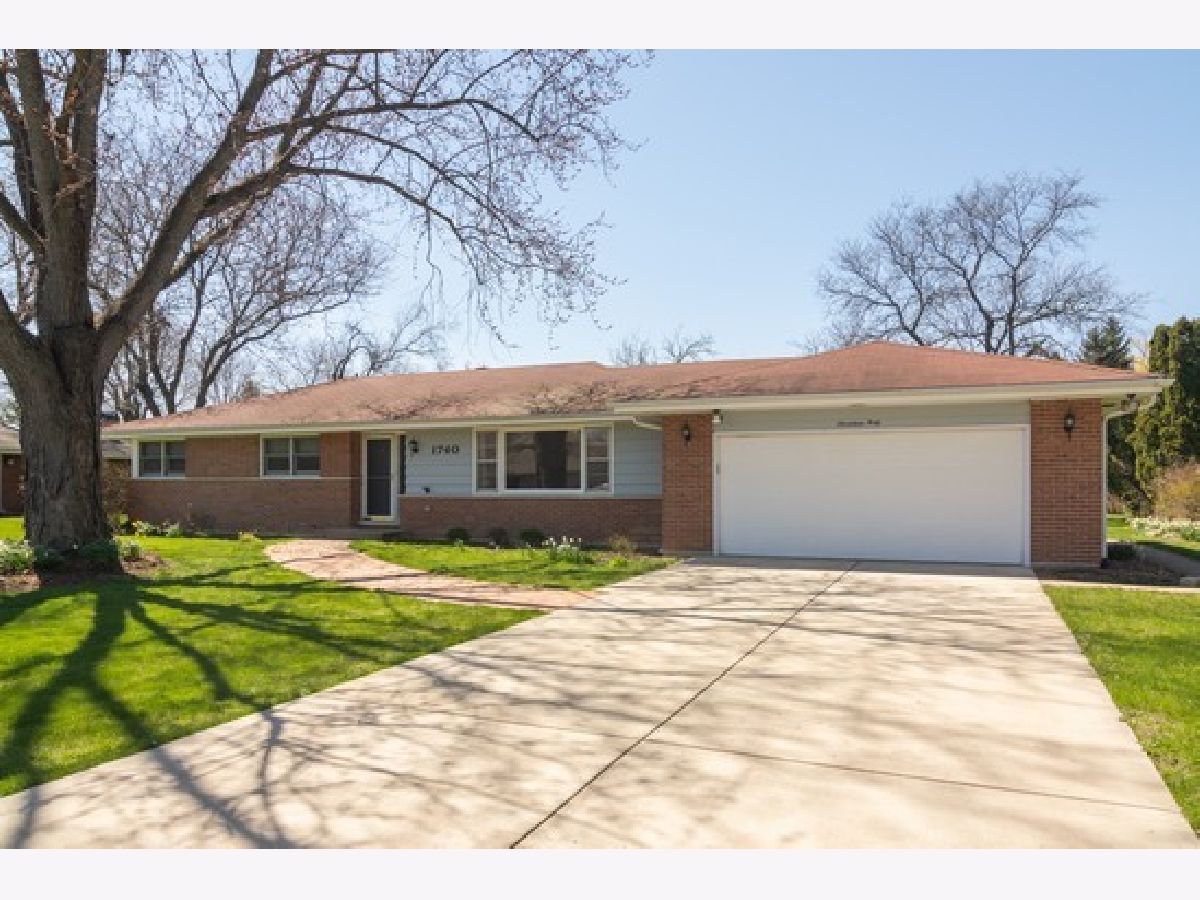 Homes Sold Capri Village Palatine Illinois, 1740 Lee