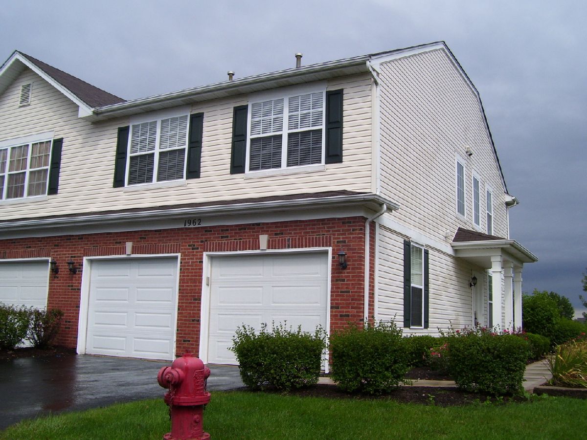 Townhomes & Condos & Homes Rented The Pointe At Fieldstone Romeoville Illinois, 1962 Cobblestone