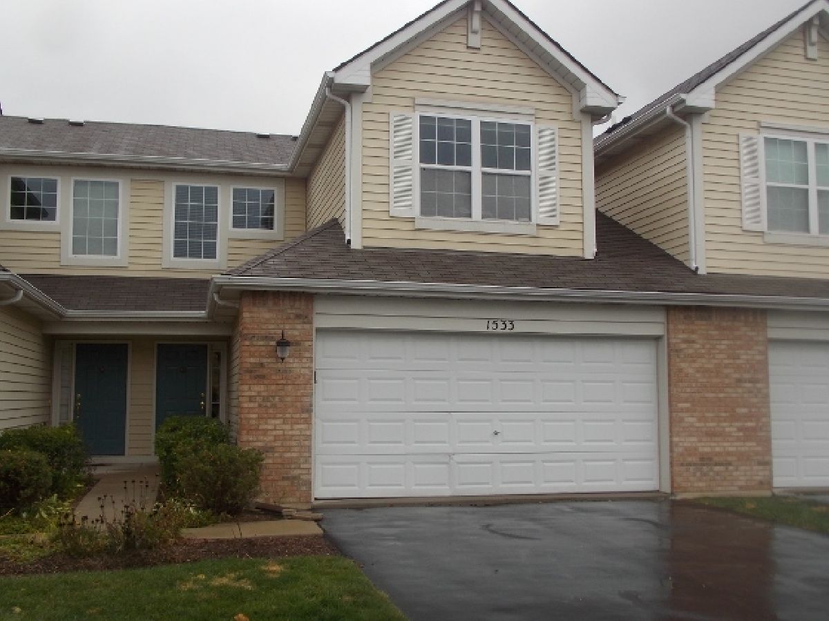 Townhomes Rented Fields Of Cambridge Waukegan Illinois, 1533 Candlestick