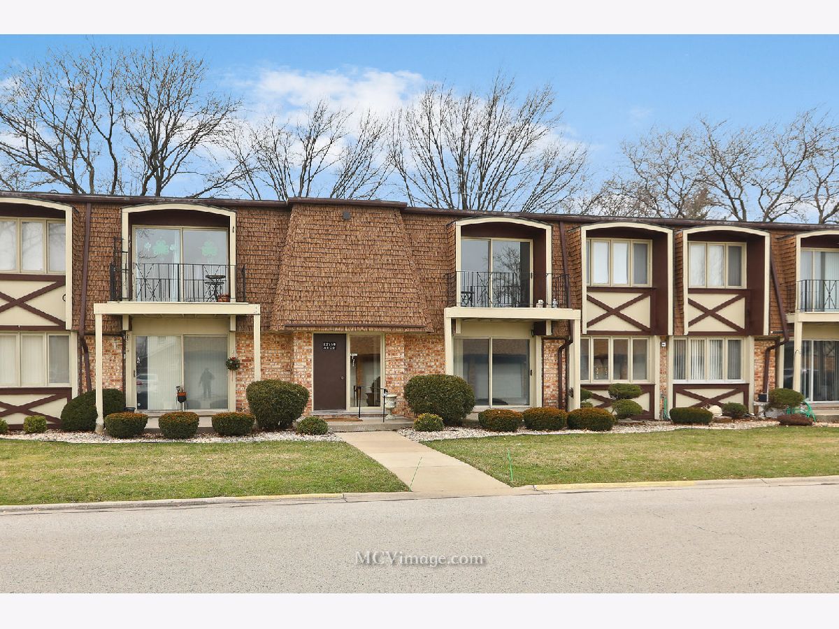 Condominiums Sold Park Place Crestwood Illinois, 12750 Carriage