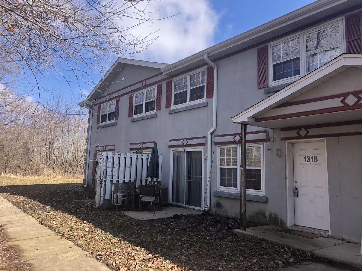 Townhomes Rented Green Meadow Trails Harvard Illinois, 1318 Green Meadow