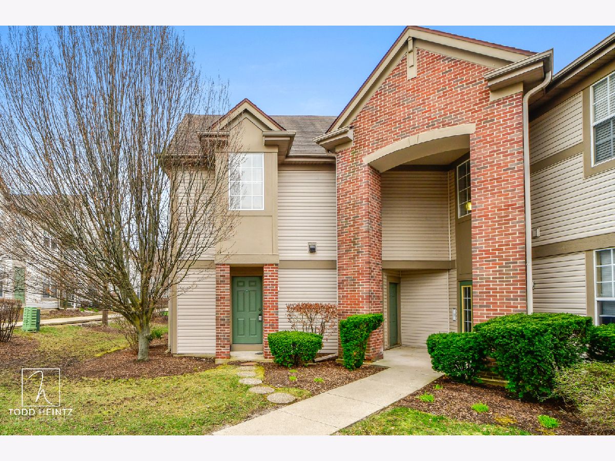Condos & Townhomes Sold Randall Village Crystal Lake Illinois, 1646 Carlemont