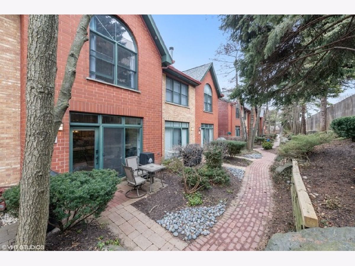 Townhomes & Condos Sold Wolcott Row Chicago Illinois, 1801 Diversey
